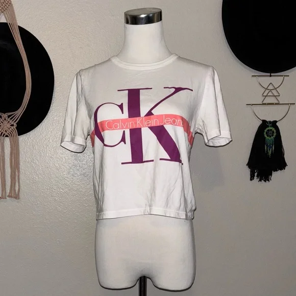 Calvin Klein Crop Tee - like new - Picture 1 of 3